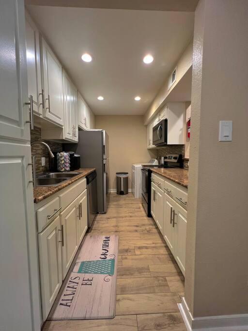 Beautiful/Spacious 2 Bedroom Houston Near Galleria Εξωτερικό φωτογραφία