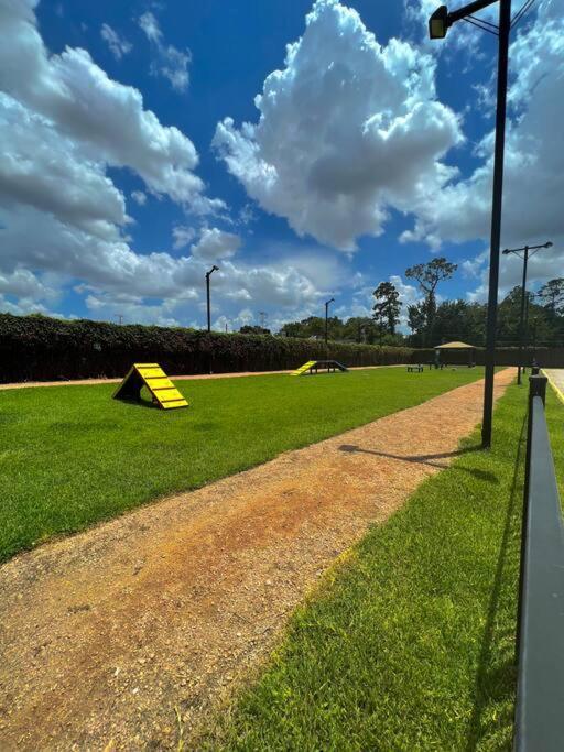 Beautiful/Spacious 2 Bedroom Houston Near Galleria Εξωτερικό φωτογραφία