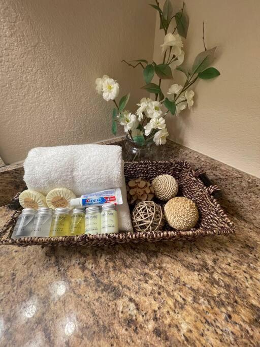 Beautiful/Spacious 2 Bedroom Houston Near Galleria Εξωτερικό φωτογραφία